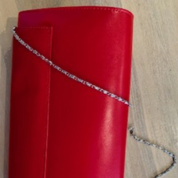 Women's Clutch bag with silver detachable shoulder chain in red, only worn once - Picture 14 of 16
